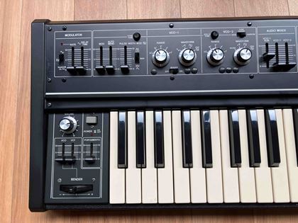 Roland-SH2"
